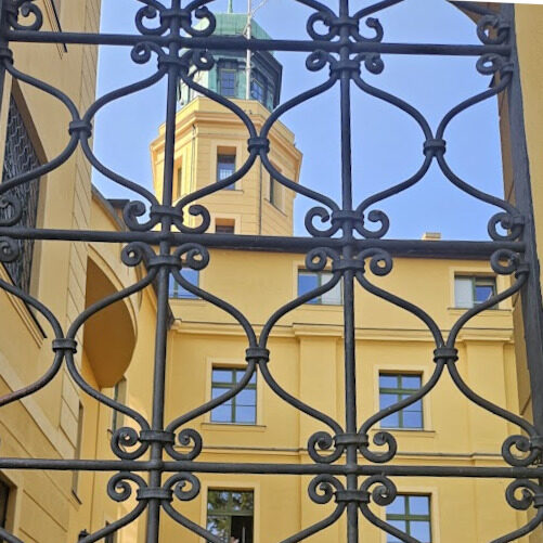 Brama pod znakiem Piastów. Kto i po co wjeżdżał na wołowski zamek?